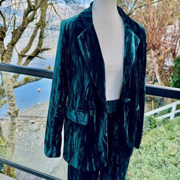 Autres Filles Deep Emerald Teal Green Crushed Velvet Blazer and Pants Suit Set - Picture 5 of 16